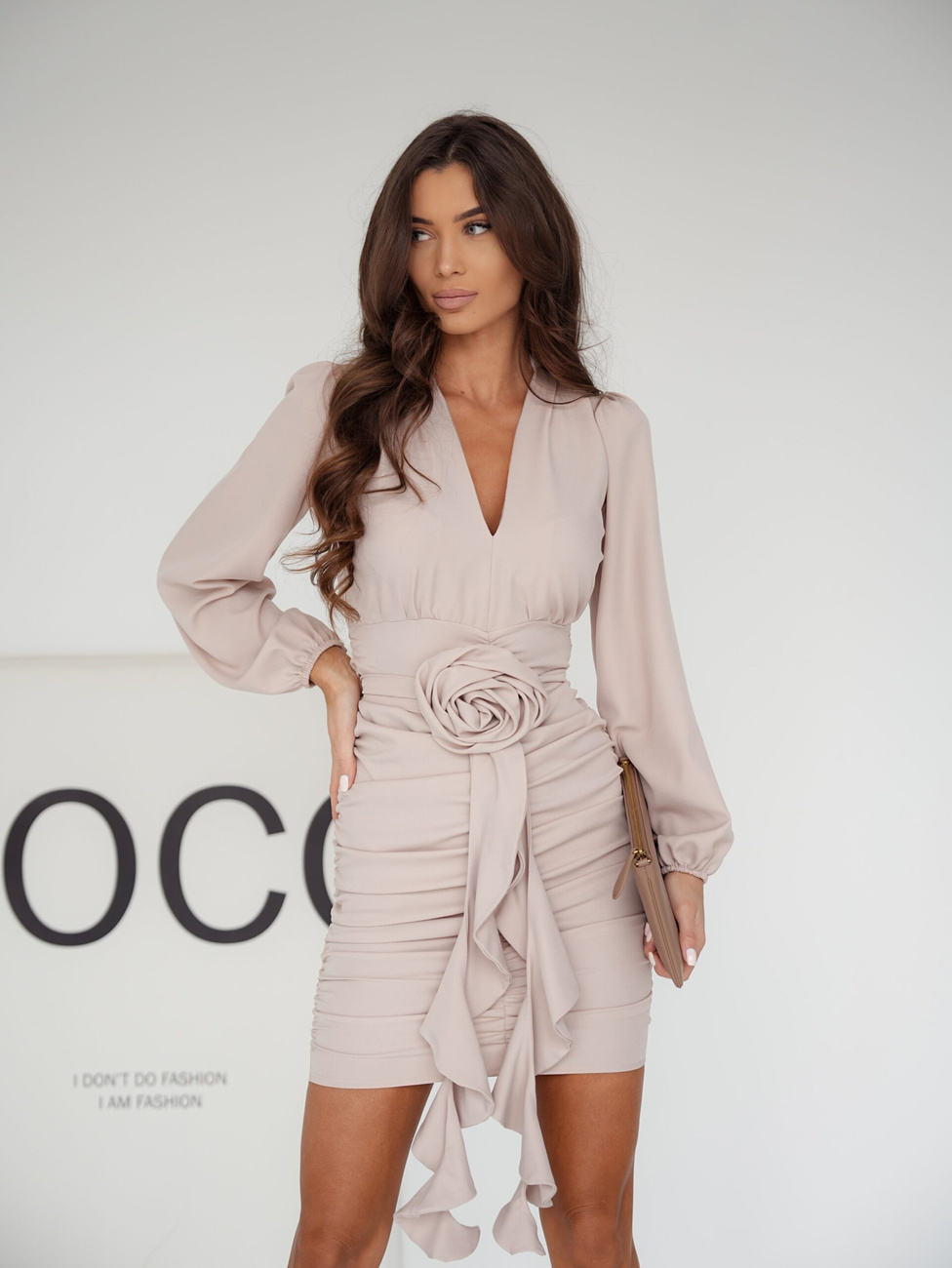 Elegancka Sukienka FLOWERS z długim rękawem beżowy