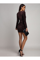 Dopasowana welurowa mini Sukienka z długim rękawem Joanna czekoladowa
