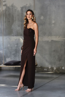 Elegancka SUKIENKA Ramona z cekinowym rękawem- czekoladowy