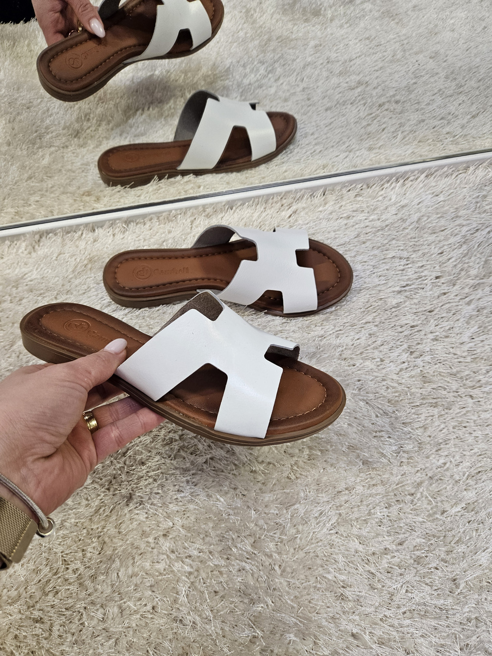 Klapki damskie ze skóry naturalnej Oli białe