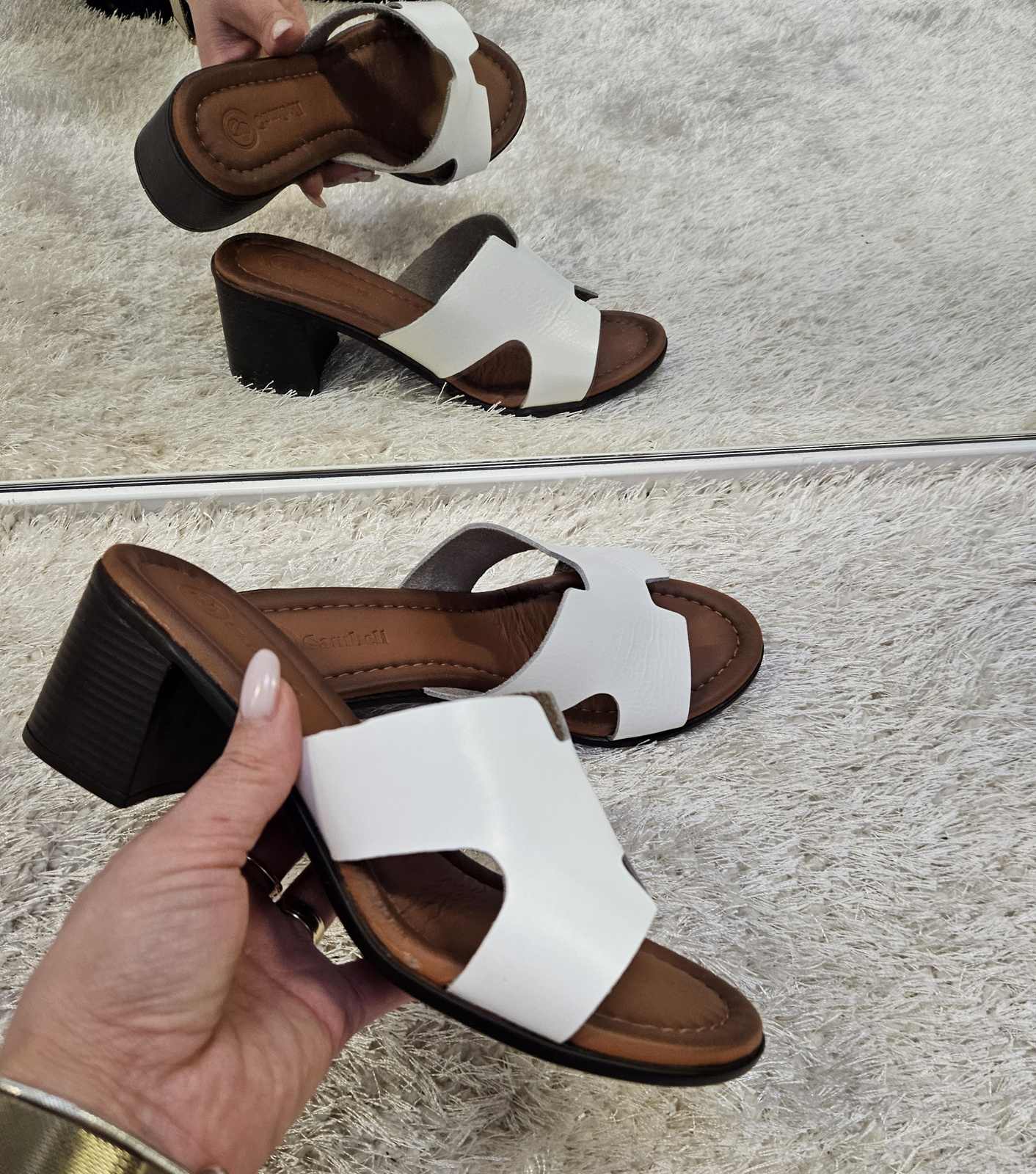 Klapki damskie na obcasie ze skóry naturalnej Olivia białe