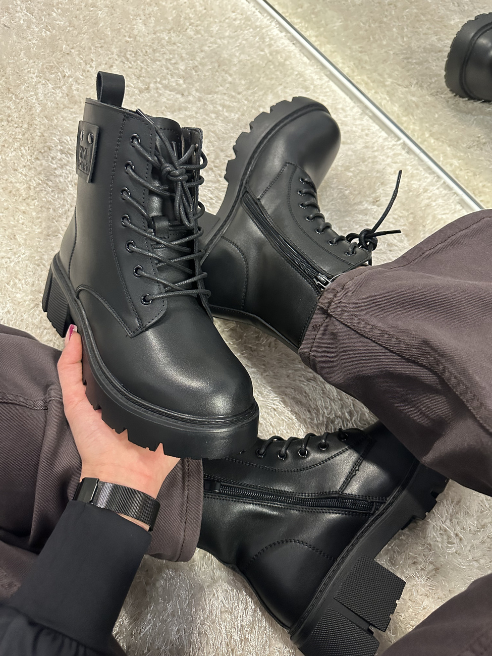 Botki damskie ze skóry naturalnej wysokie sznurowane na klocku czarne