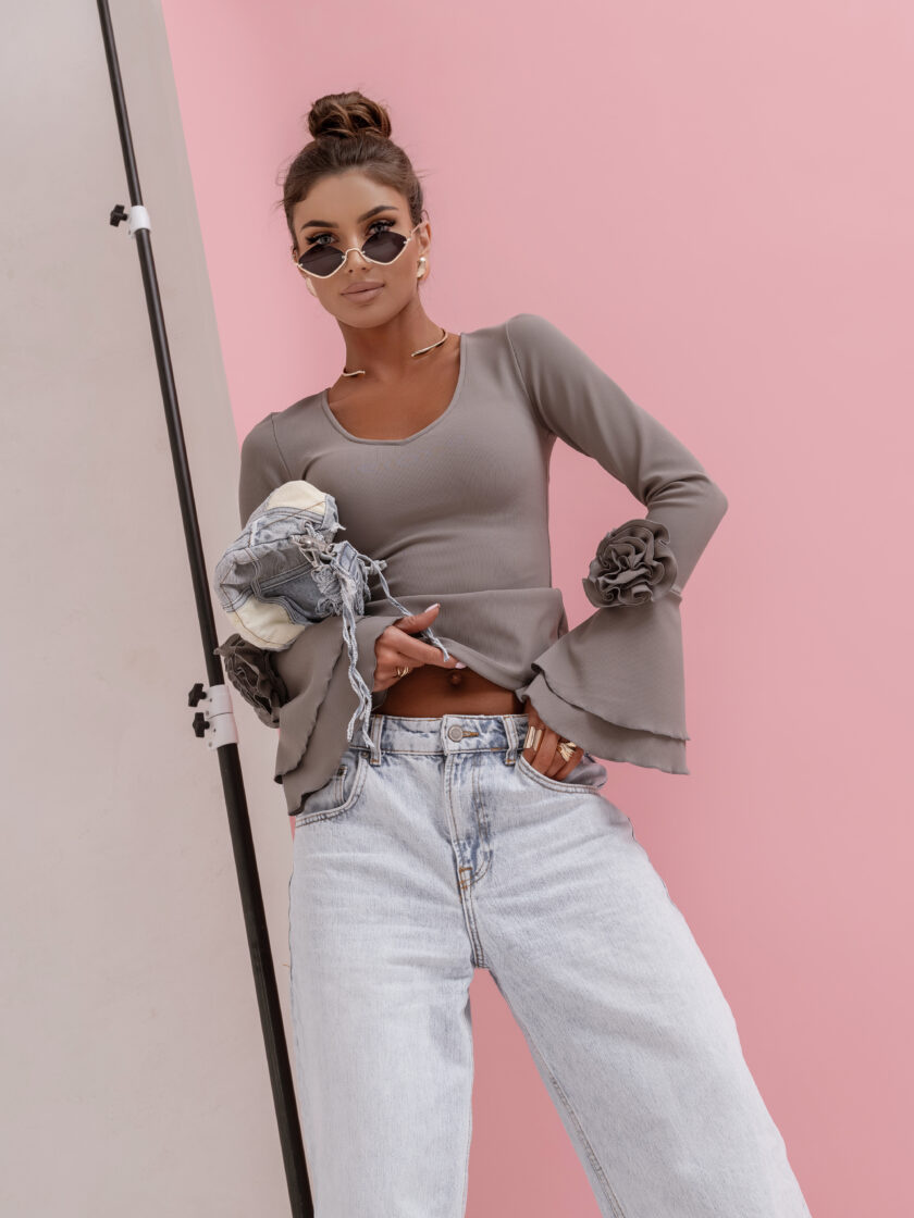 Elegancka Bluzka ROSEA z różami i długim rękawem Szara