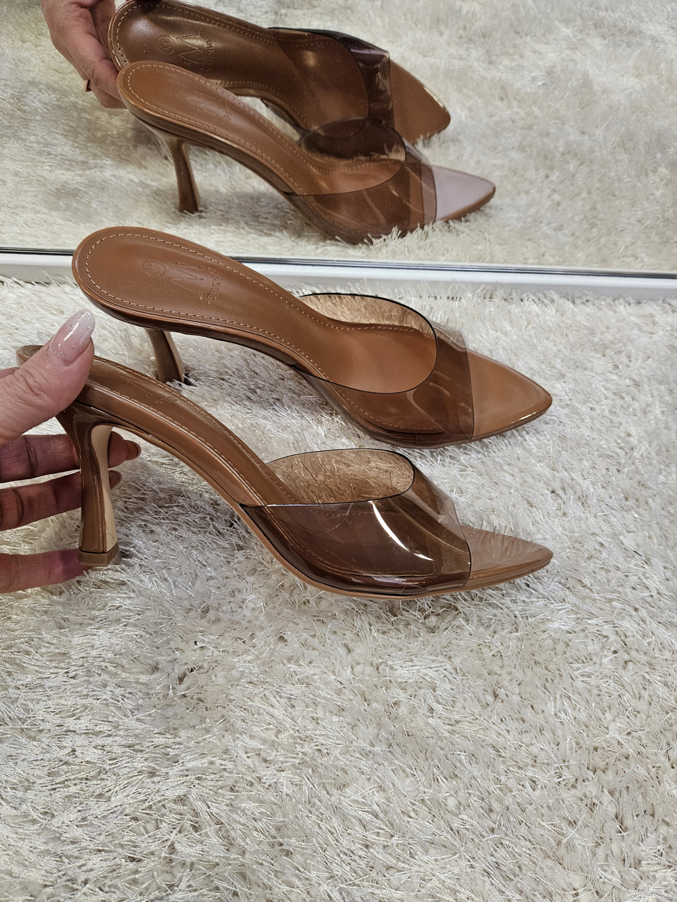 Klapki Camila na obcasie eko skóra  camel