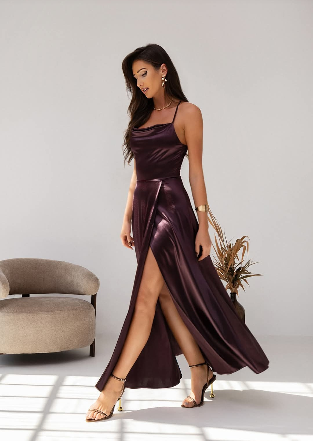 Sukienka  wieczorowa Still  Maxi satin-czekoladowy