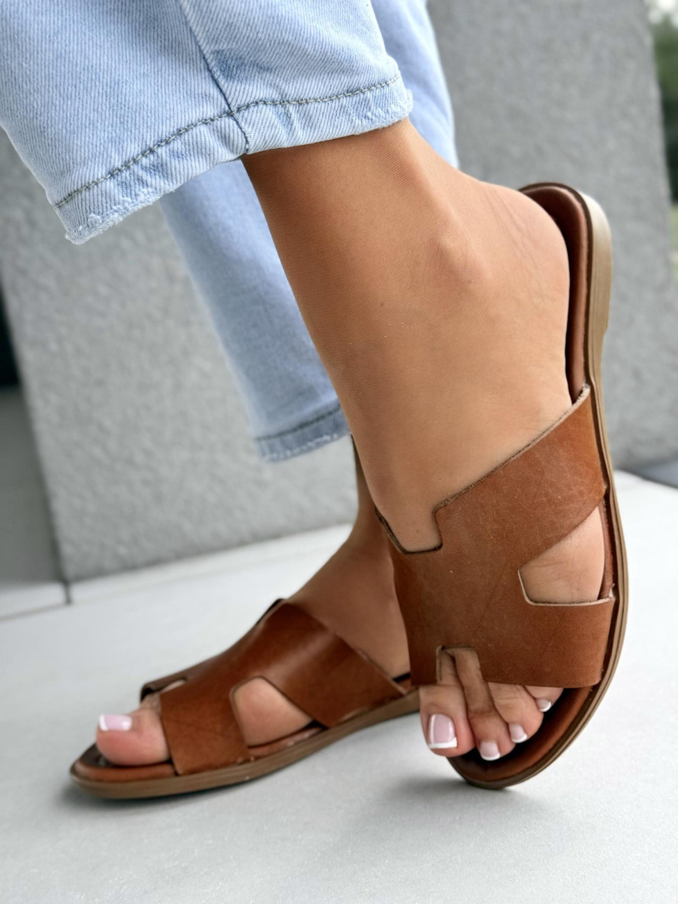 Klapki damskie ze skóry naturalnej Oli brązowe