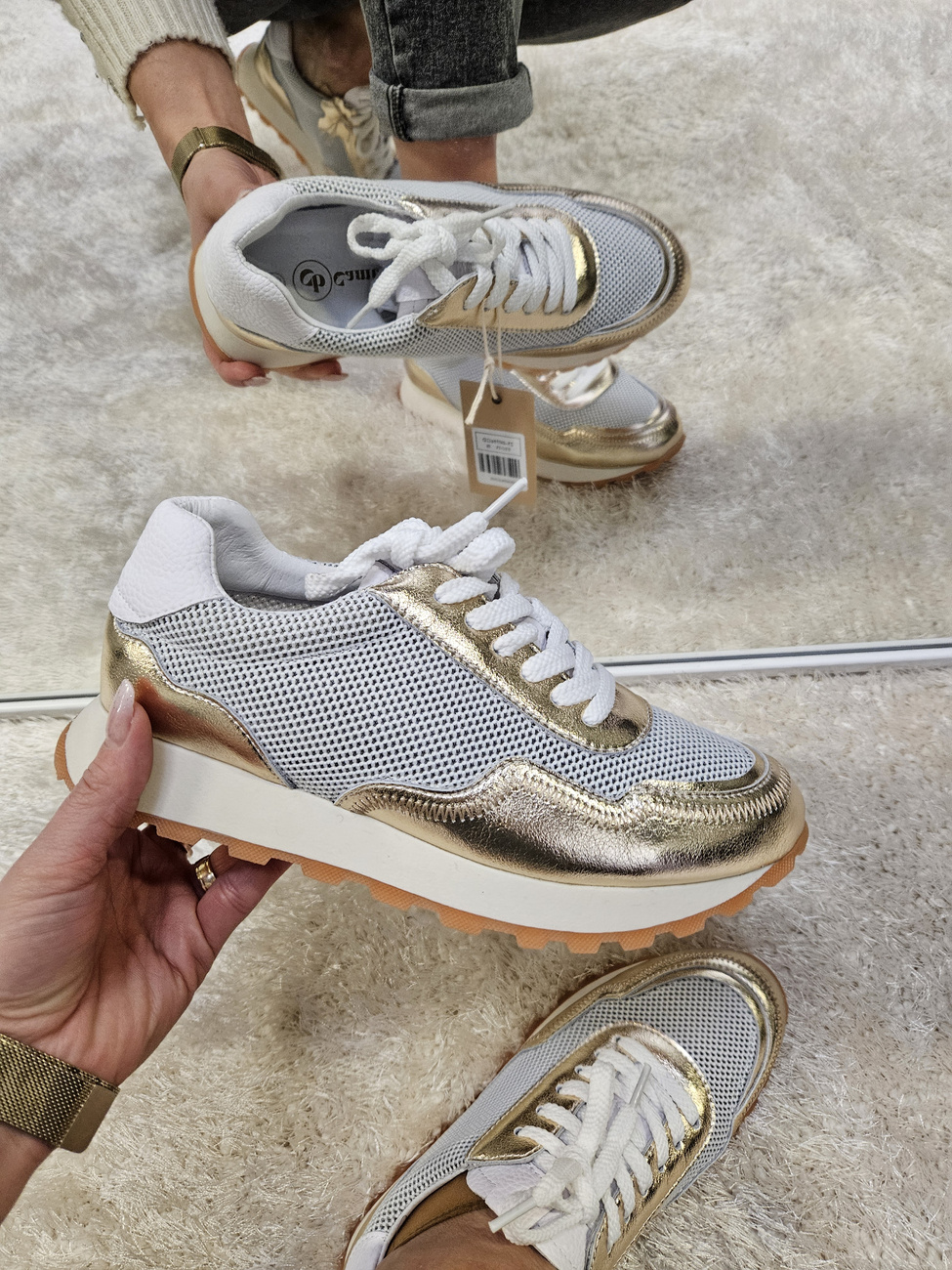 Sneakersy damskie  Złote skórzane półbuty ażurowe na platformie