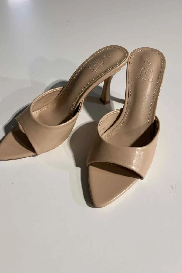 Klapki Camila na obcasie eko skóra  beżowe 