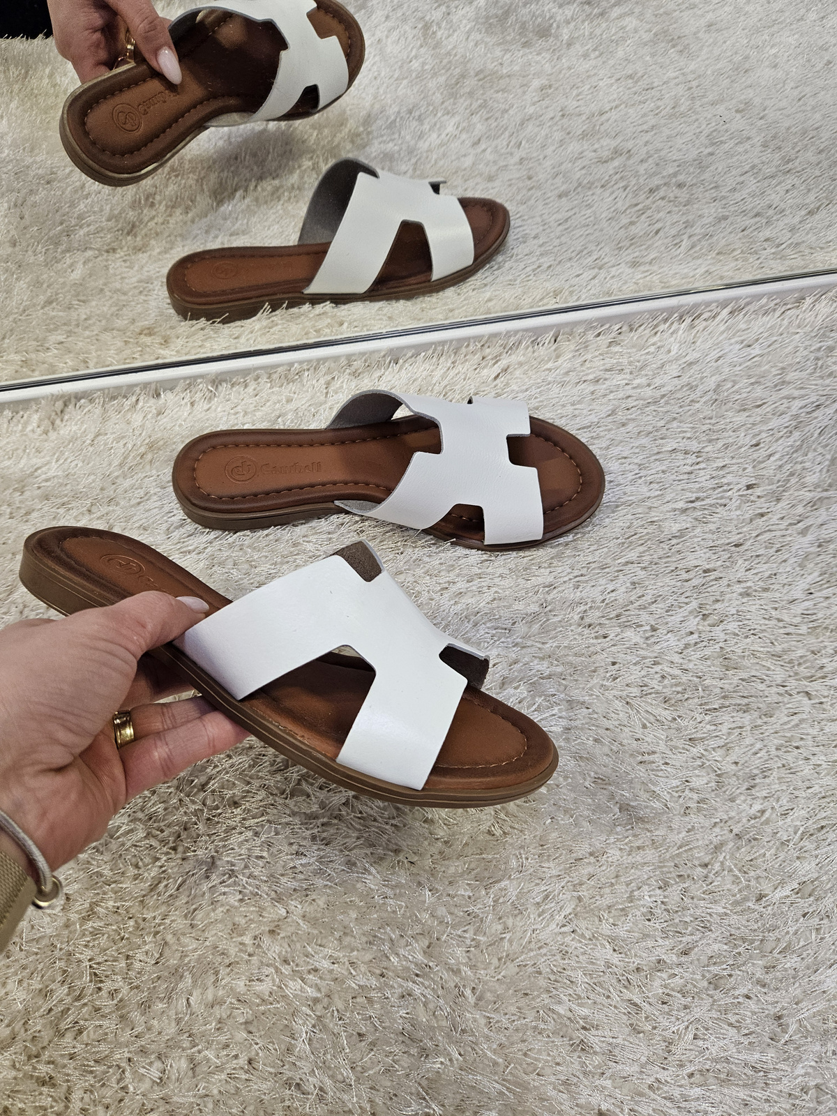 Klapki damskie ze skóry naturalnej Oli białe