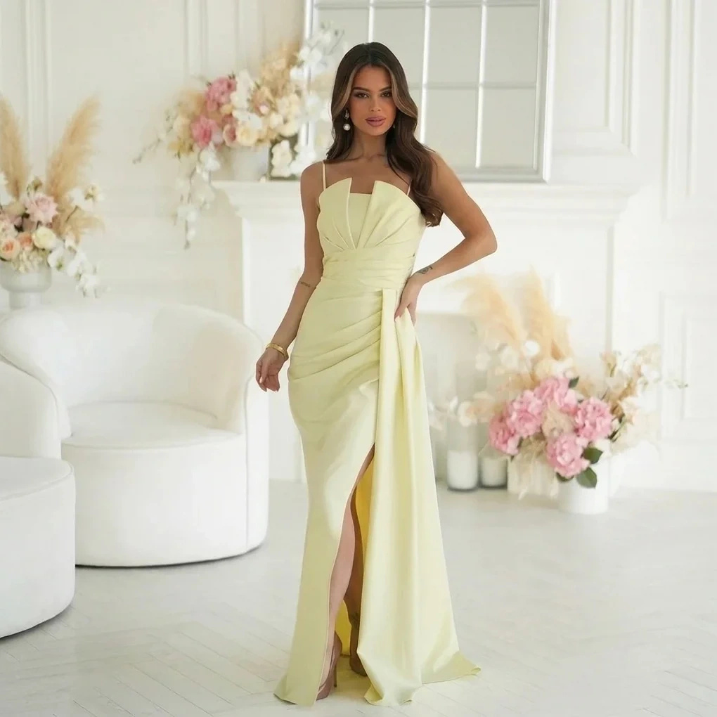 Sukienka Maxi Żółta Wieczorowa z Brokatem Rozcięcie Wesele Studniówka