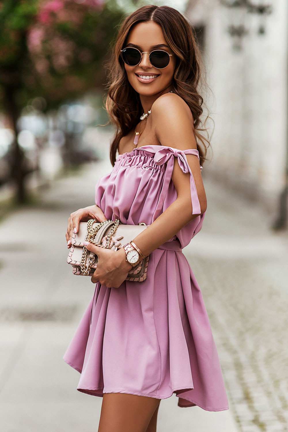  Andi Z Wiązaniami Na Ramionach Różowa Elegancka Mini Sukienka Falbaną
