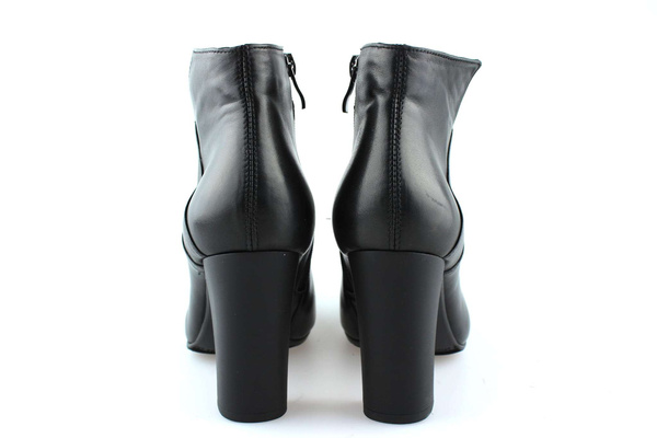 Botki damskie na szpilce Czarne skórzane ocieplane eleganckie