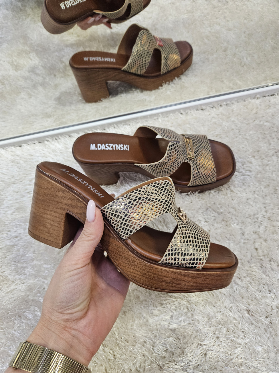 Klapki Olivia na obasie złoty wąż