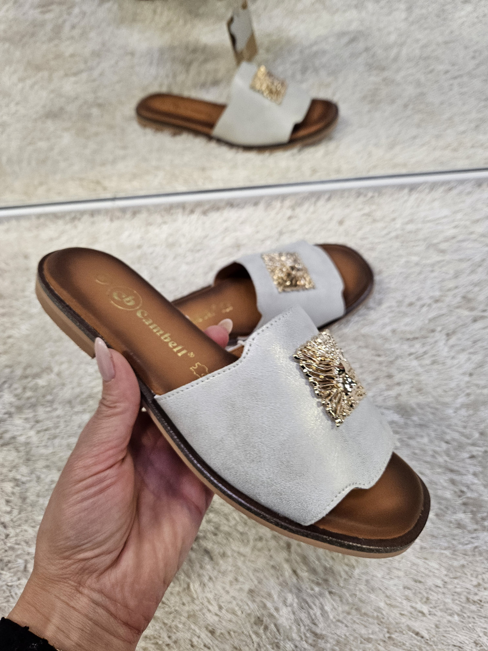 Klapki damskie ze skóry naturalnej Ana złote