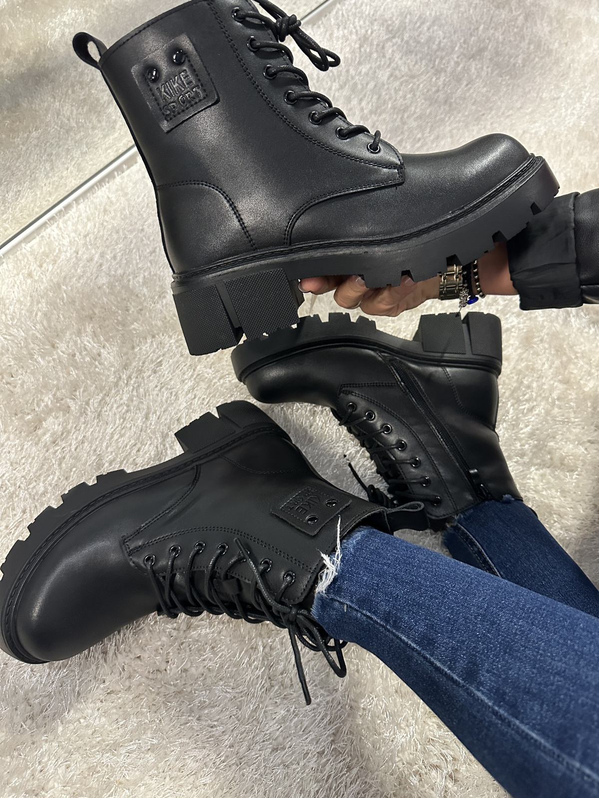 Botki damskie ze skóry naturalnej wysokie sznurowane na klocku czarne